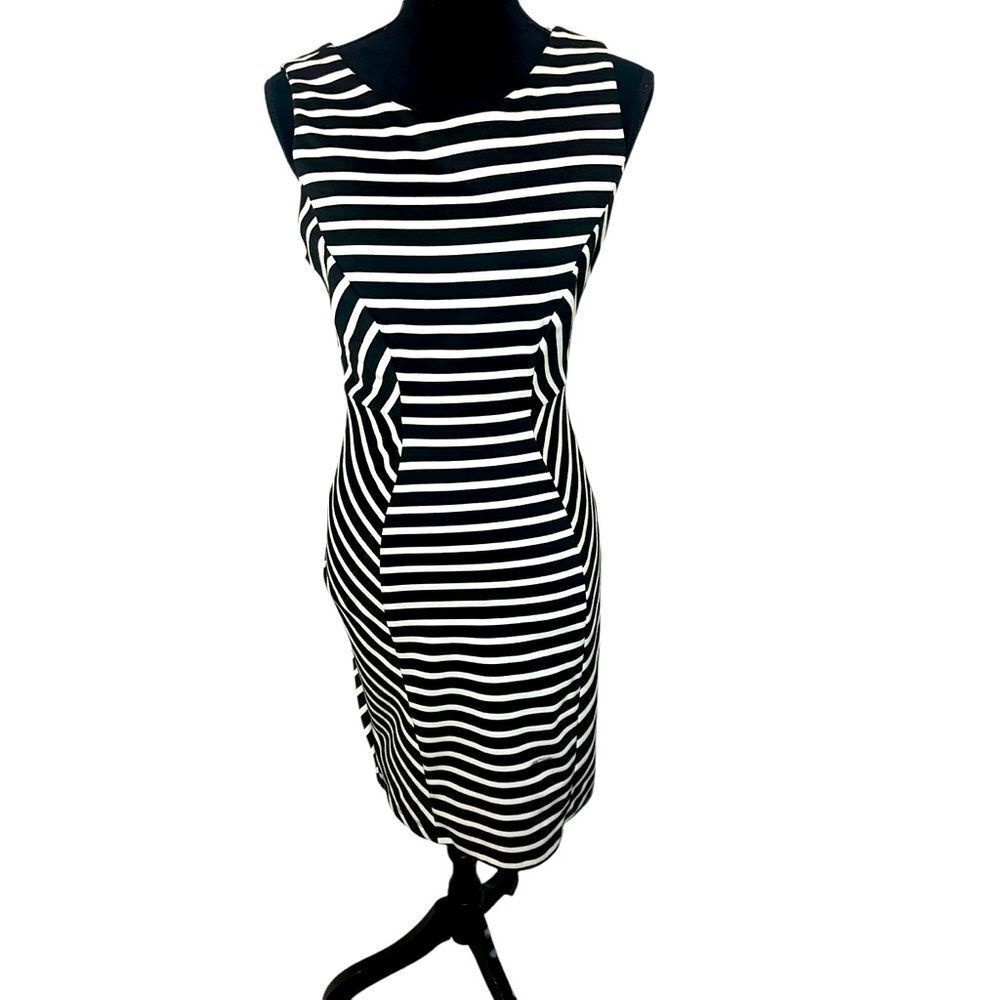 BISOU BISOU BLACK & WHITE STRIPED‎ SLEEVELESS CRISS CROSS OPEN BACK DRESS SIZE 8
